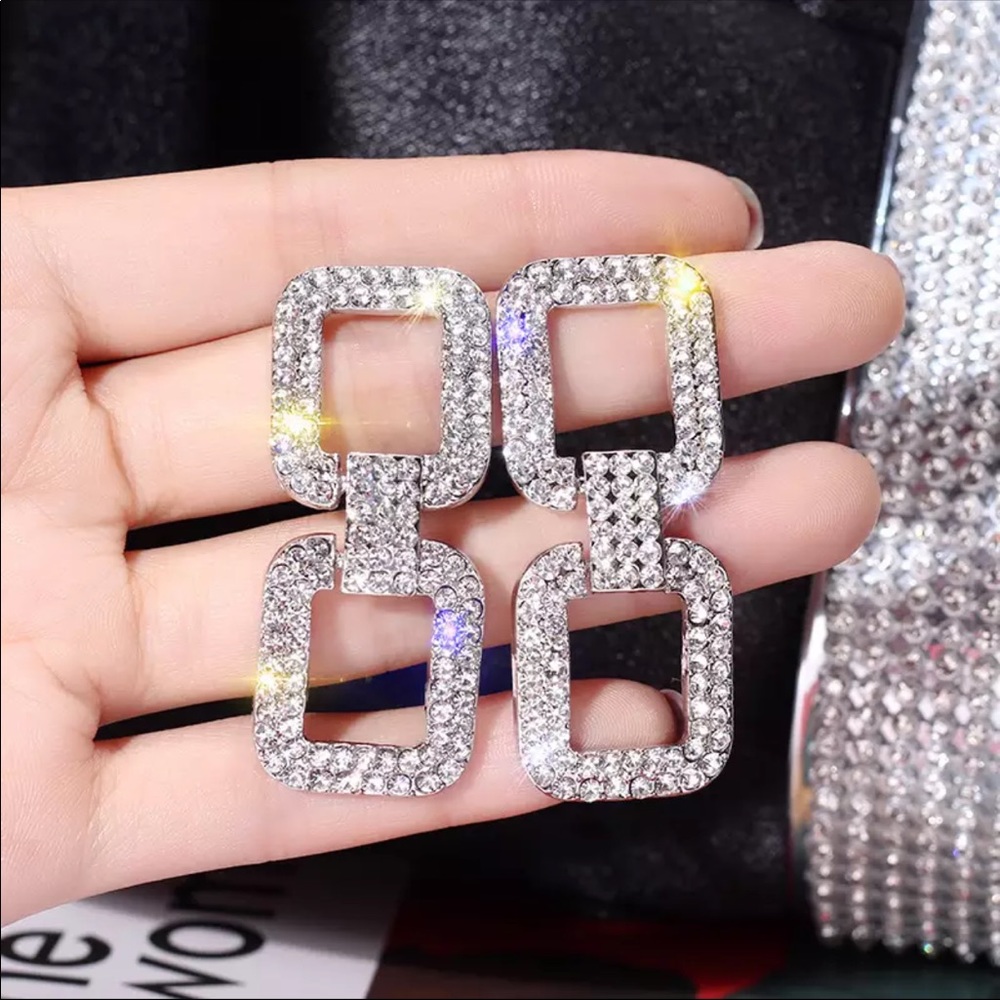 Very Pretty Rhinestone Earrings! - Picture 2 of 4